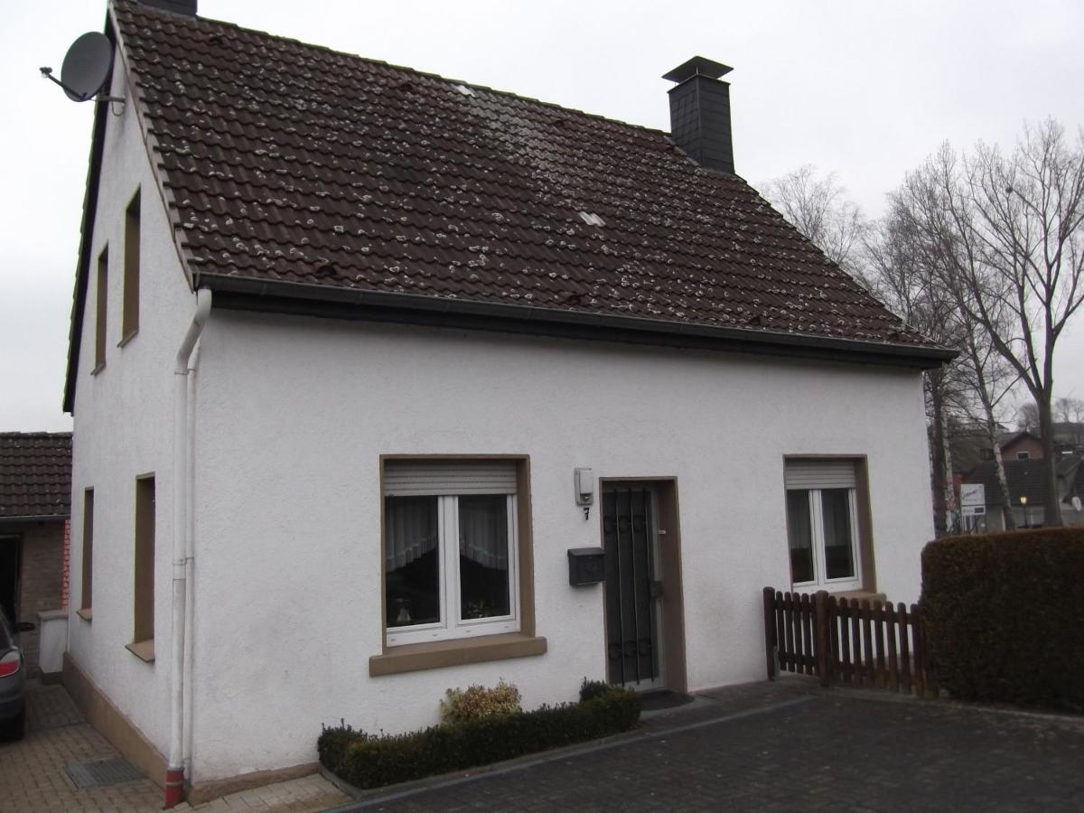 Ferienhaus Und Ferienwohnung Knappstein Moehnesee Luaran gambar